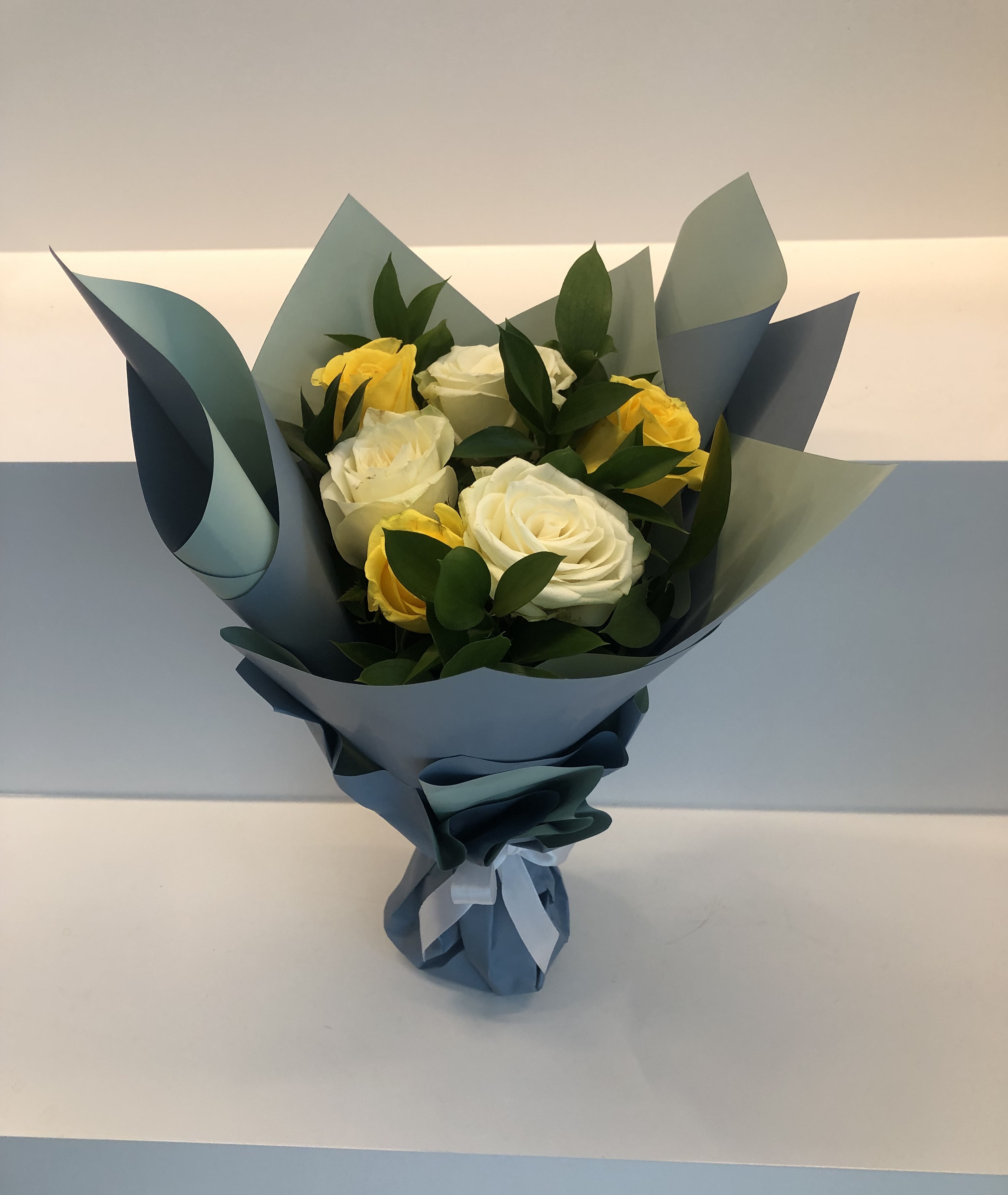 Six Roses Bouquet (White & Yellow)