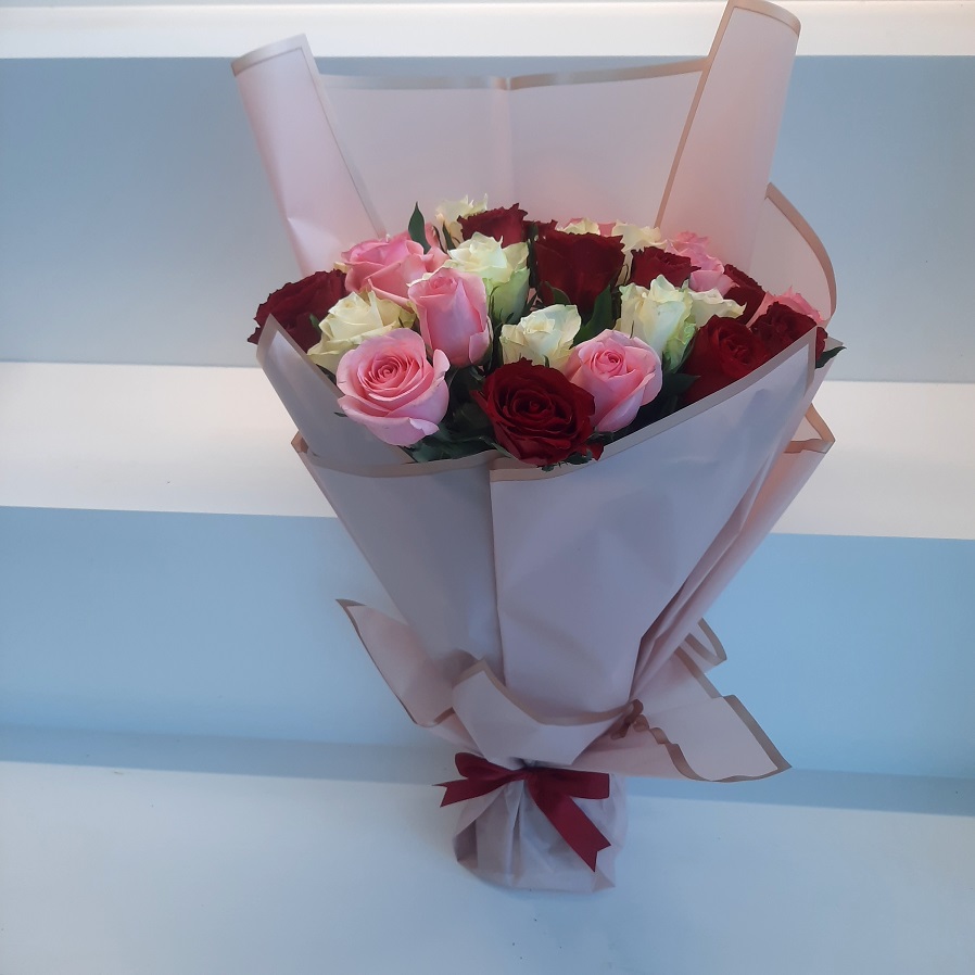 Tri-Colour Roses Bouquet