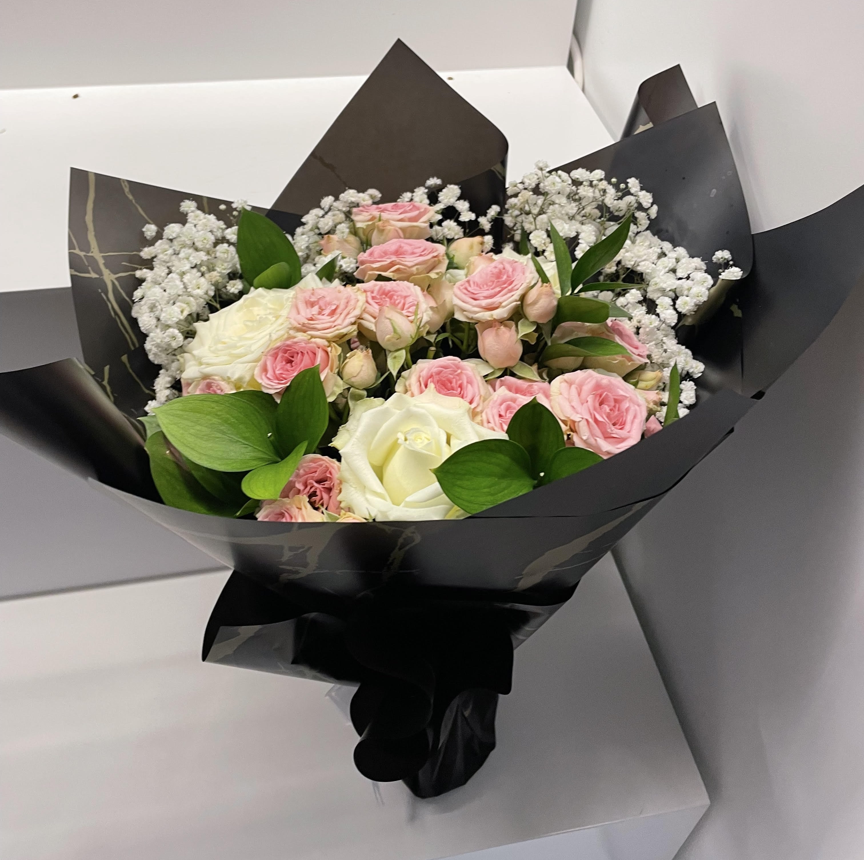 White and pink spray roses bouquet